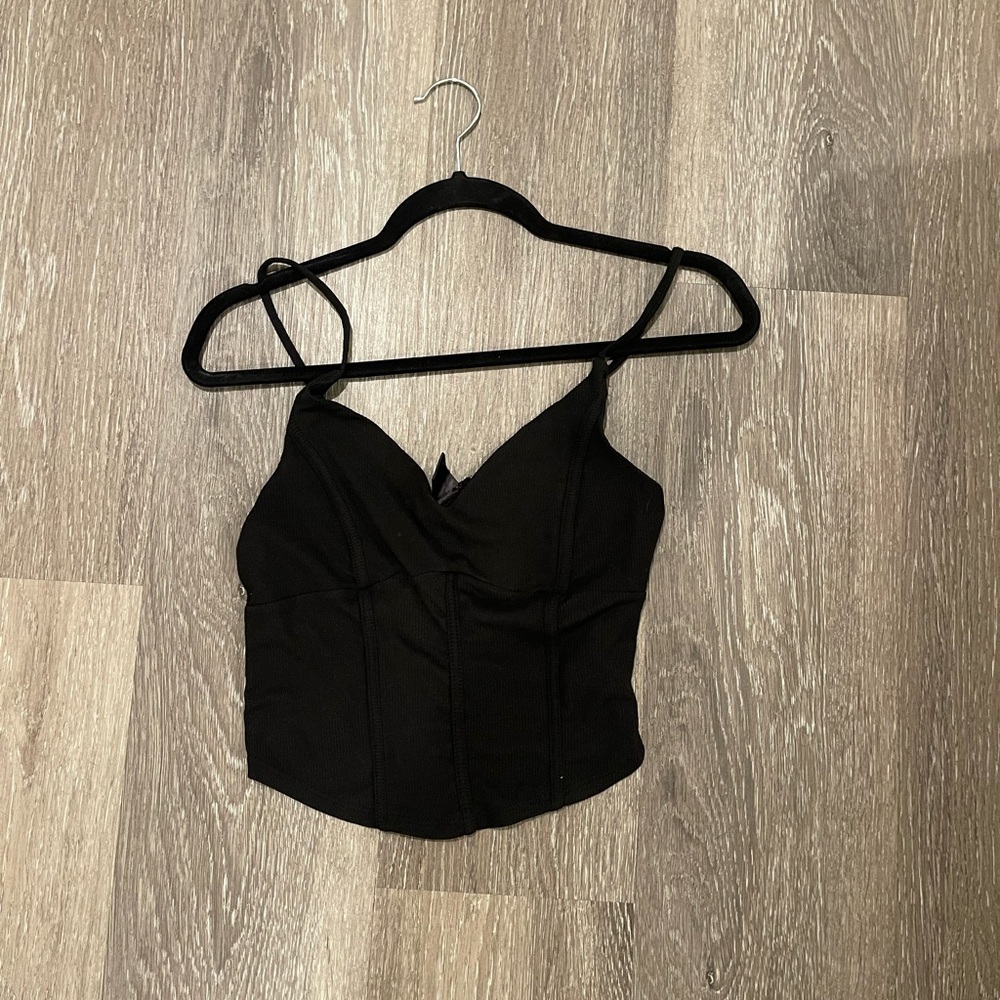 Black tank cropped top